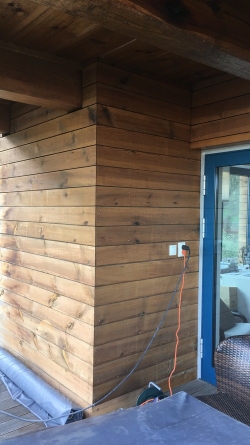 broušení a nátěry dřevěných podhledů